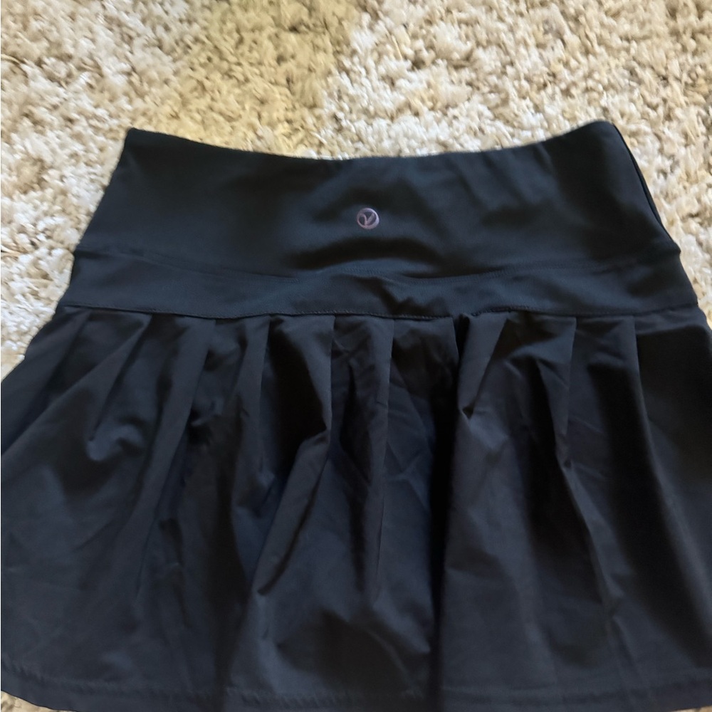 Vogo athletic super cute women’s tennis all black skort skirt. - Picture 2 of 4